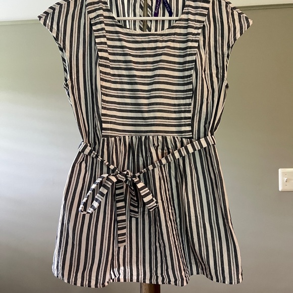 Seraphine Striped Nursing Blouse with Hidden Zippers - Picture 2 of 7